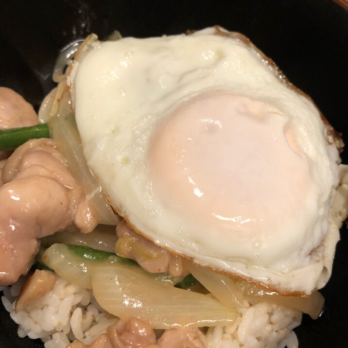 鶏の照り焼き丼^_^目玉焼きをのせて♪